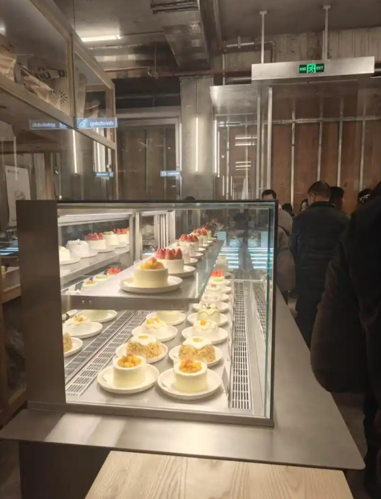 新茶饮“破卷”：从“万店军备赛”到“精耕试验田”