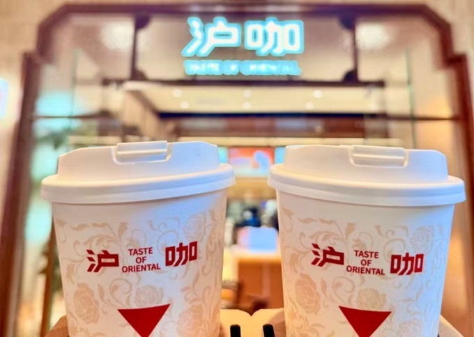咖啡机装进奶茶店，打的什么算盘？